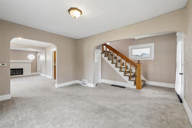 709 Pleasant View Drive, Des Moines, IA 50315