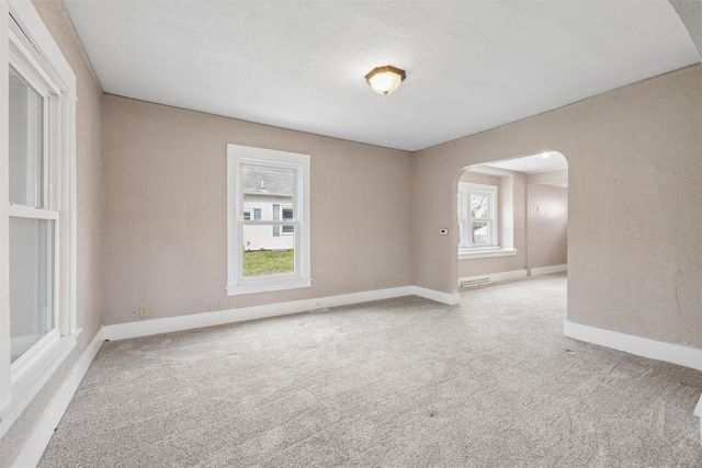 709 Pleasant View Drive, Des Moines, IA 50315