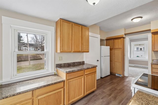 709 Pleasant View Drive, Des Moines, IA 50315