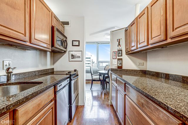 88 W Schiller Street 2602, Chicago, IL 60610