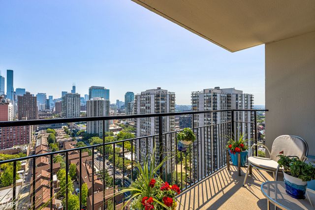 88 W Schiller Street 2602, Chicago, IL 60610