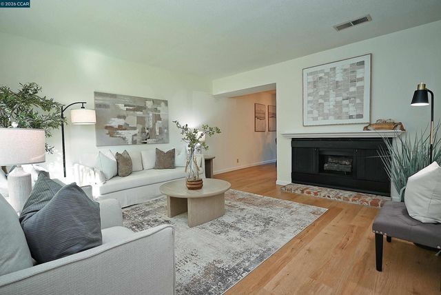 1288 Pine Creek Way Apt C, Concord, CA 94520