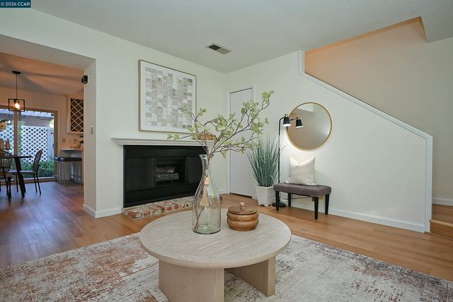 1288 Pine Creek Way Apt C, Concord, CA 94520