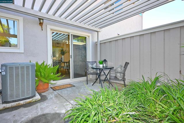 1288 Pine Creek Way Apt C, Concord, CA 94520