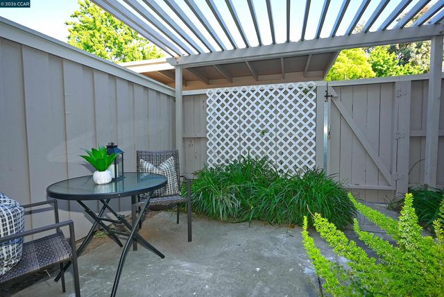 1288 Pine Creek Way Apt C, Concord, CA 94520