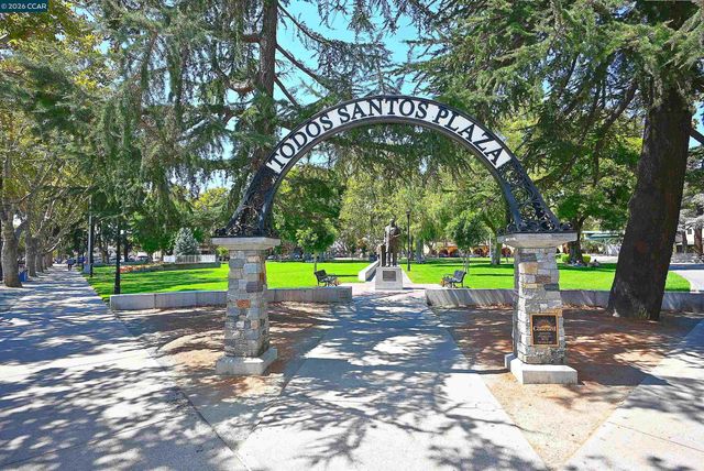 1288 Pine Creek Way Apt C, Concord, CA 94520
