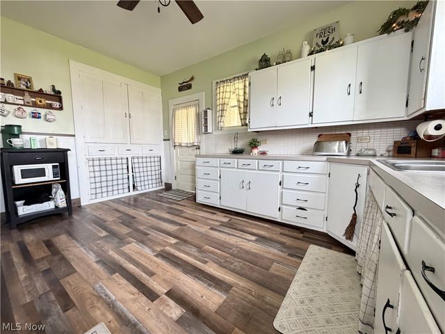 103 W Shafer Avenue, Dover, OH 44622
