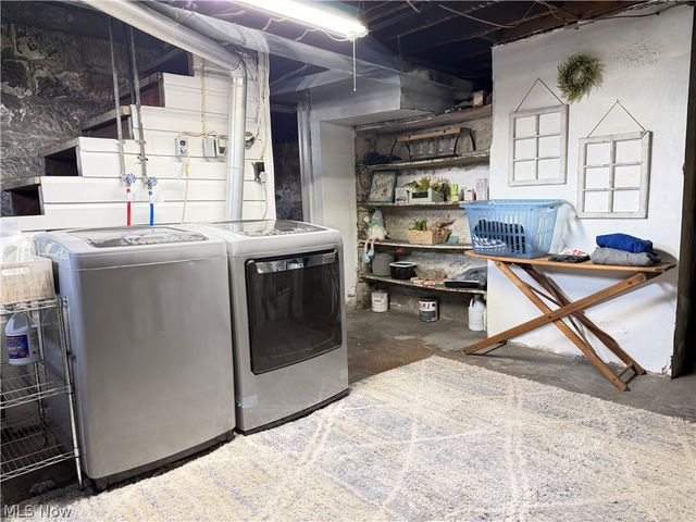 103 W Shafer Avenue, Dover, OH 44622