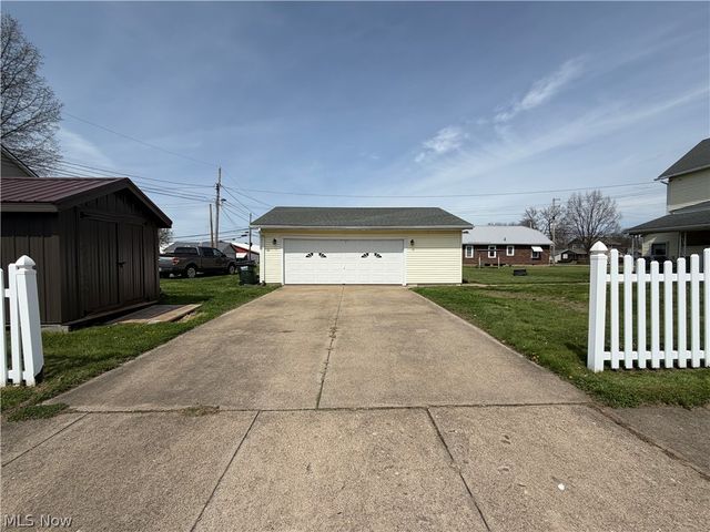 103 W Shafer Avenue, Dover, OH 44622