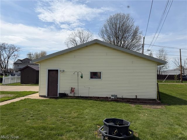 103 W Shafer Avenue, Dover, OH 44622
