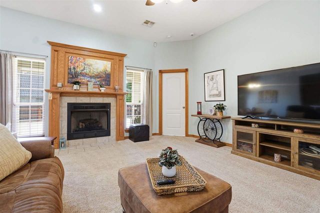 303 Azalea Ln, Cache, OK 73527