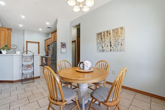 303 Azalea Ln, Cache, OK 73527