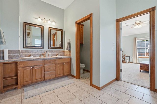 303 Azalea Ln, Cache, OK 73527