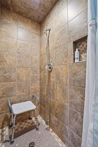 303 Azalea Ln, Cache, OK 73527
