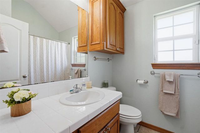 303 Azalea Ln, Cache, OK 73527
