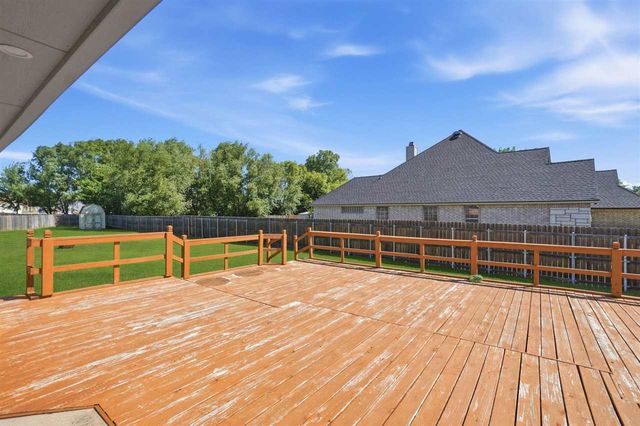 303 Azalea Ln, Cache, OK 73527