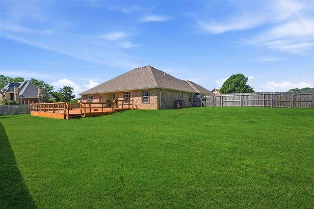 303 Azalea Ln, Cache, OK 73527