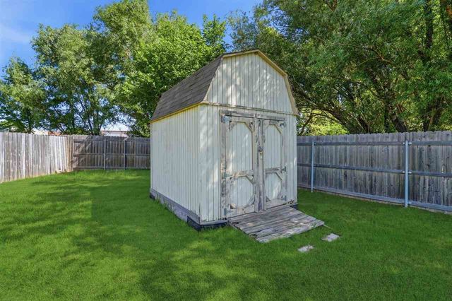 303 Azalea Ln, Cache, OK 73527
