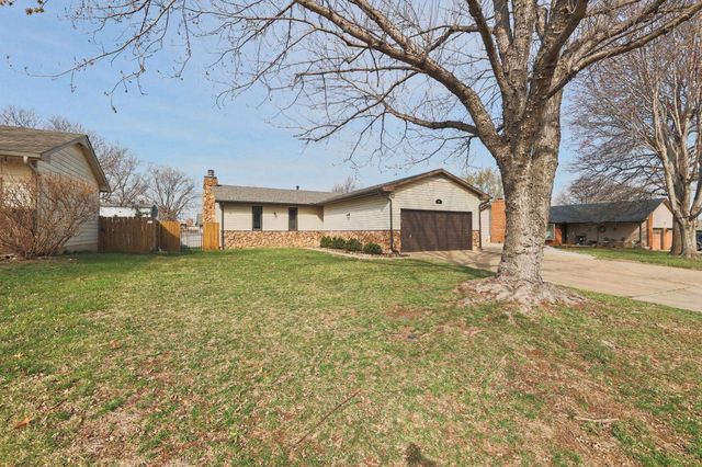 403 N Basswood Ln, Haysville, KS 67060