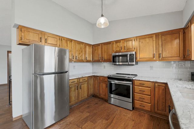 403 N Basswood Ln, Haysville, KS 67060