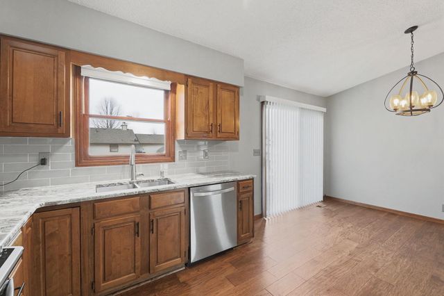 403 N Basswood Ln, Haysville, KS 67060