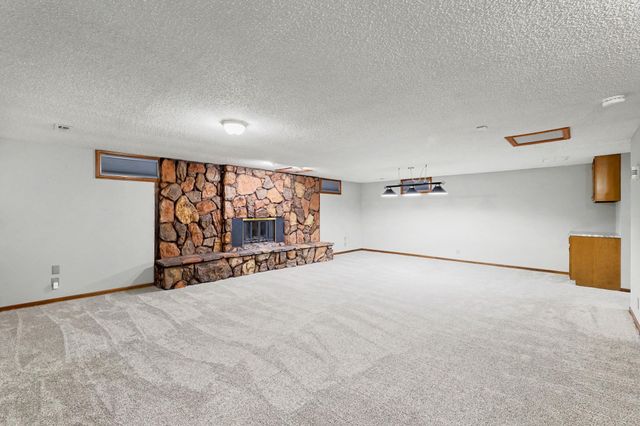 403 N Basswood Ln, Haysville, KS 67060