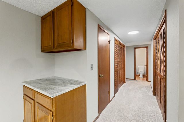 403 N Basswood Ln, Haysville, KS 67060