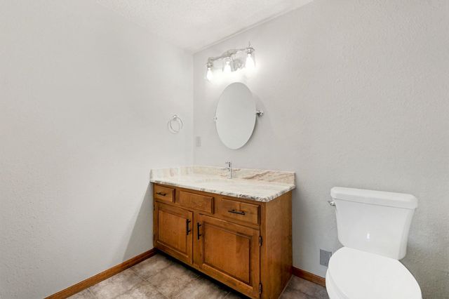 403 N Basswood Ln, Haysville, KS 67060