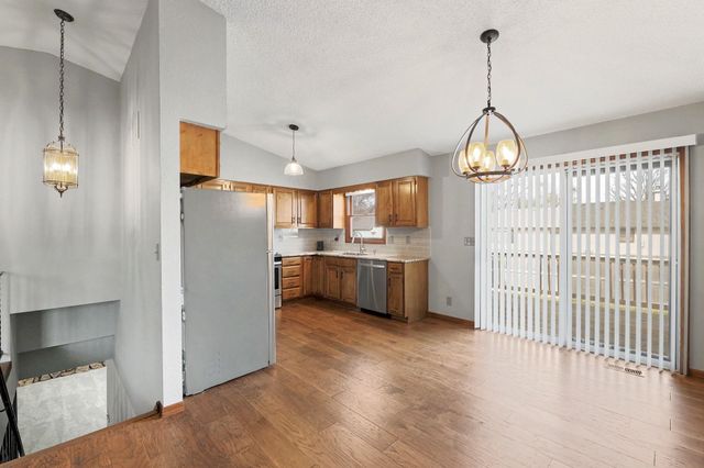 403 N Basswood Ln, Haysville, KS 67060