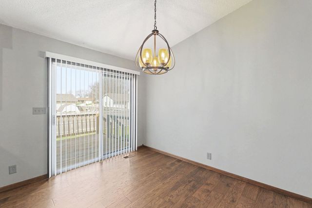 403 N Basswood Ln, Haysville, KS 67060