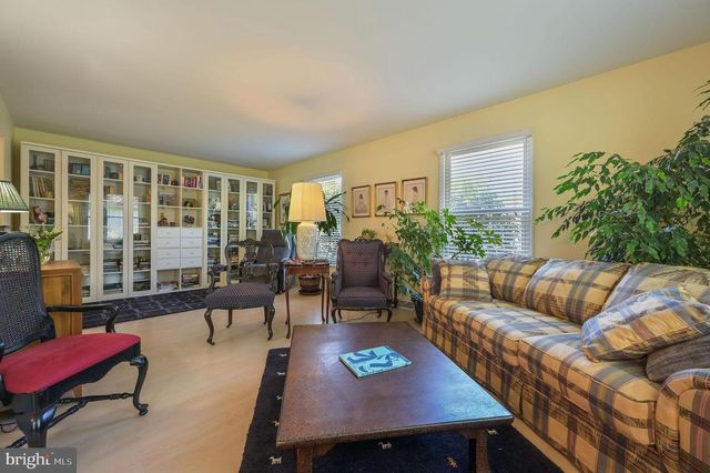 5 W FAIRWAYS CIR, Smyrna, DE 19977