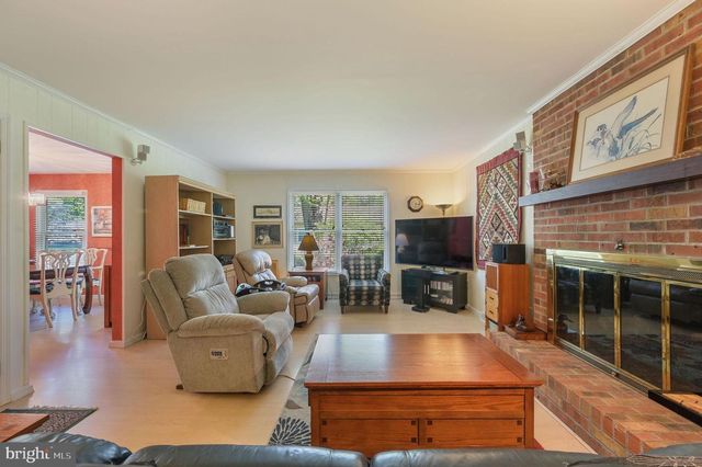 5 W FAIRWAYS CIR, Smyrna, DE 19977