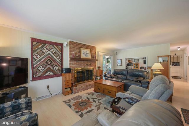 5 W FAIRWAYS CIR, Smyrna, DE 19977