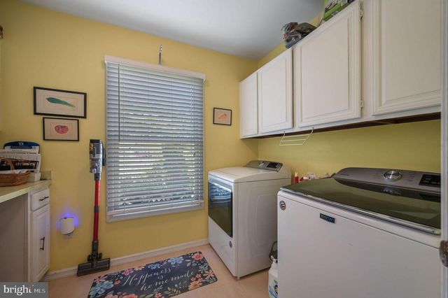 5 W FAIRWAYS CIR, Smyrna, DE 19977