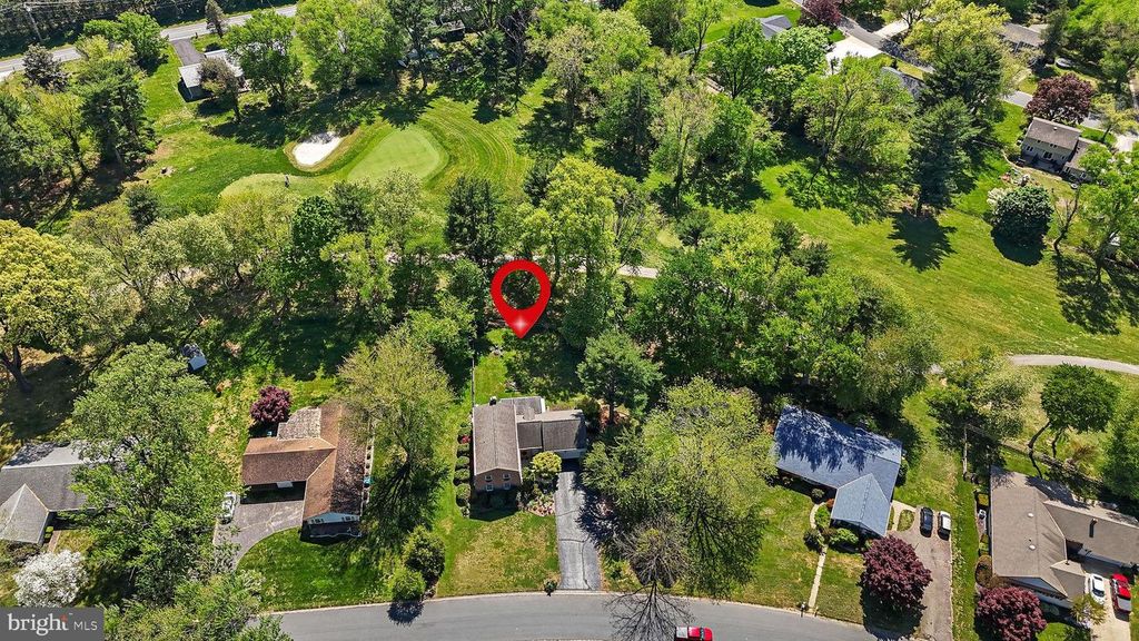5 W FAIRWAYS CIR, Smyrna, DE 19977
