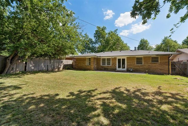 2143 Carlton Way, Oklahoma City, OK 73120