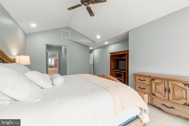 23 HILLTOP LN, Medford, NJ 08055