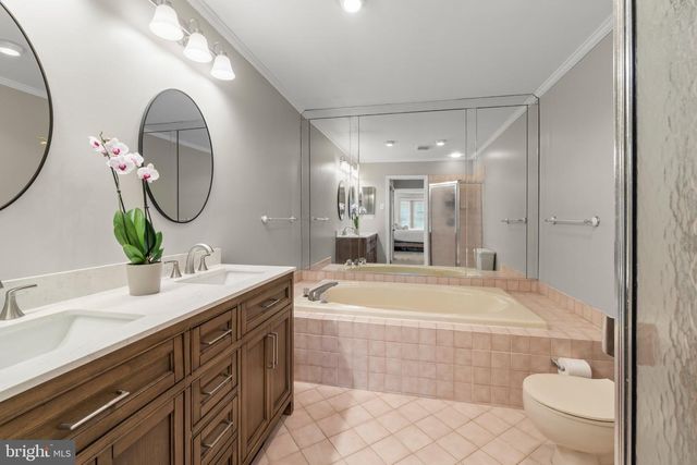 23 HILLTOP LN, Medford, NJ 08055