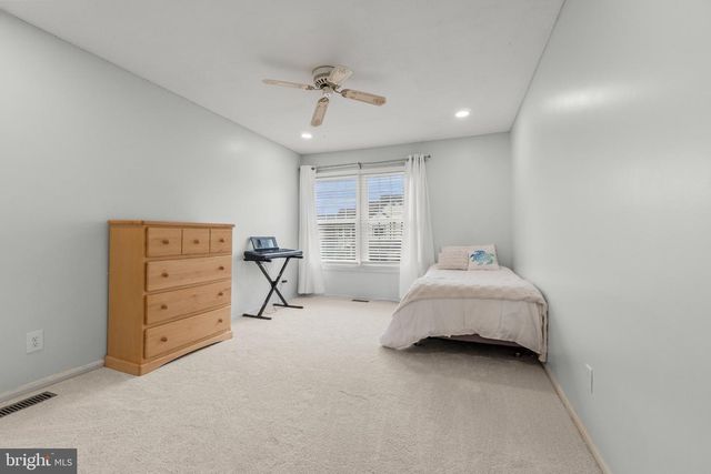 23 HILLTOP LN, Medford, NJ 08055
