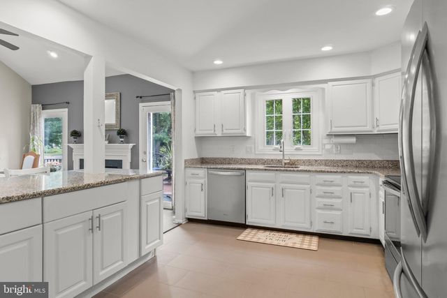 23 HILLTOP LN, Medford, NJ 08055