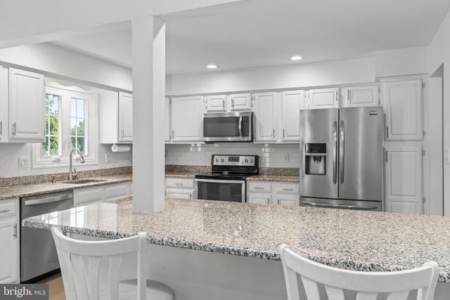23 HILLTOP LN, Medford, NJ 08055