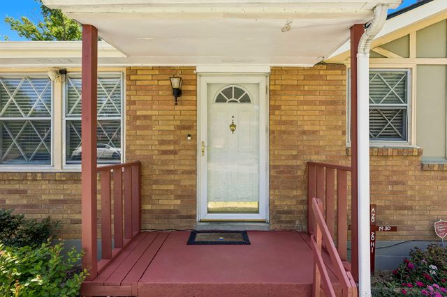 261 Eisenhower Dr, Nashville, TN 37211