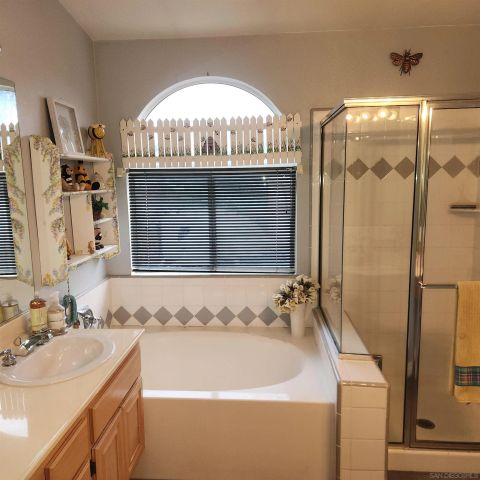 850 Corte Bellagio, Escondido, CA 92026