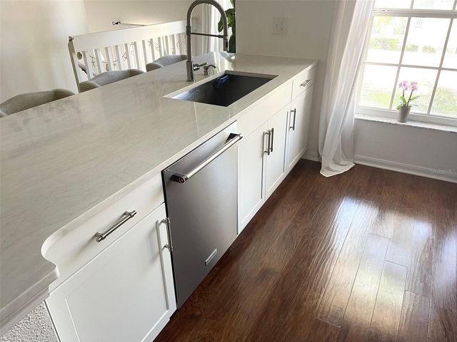 4275 CASTLEBRIDGE LANE 1324, Sarasota, FL 34238