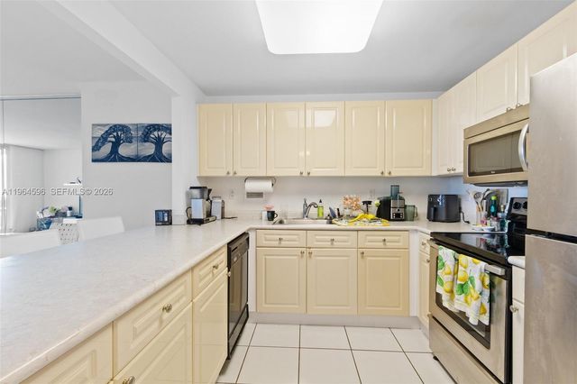 2301 Collins Avenue 504, Miami Beach, FL 33139