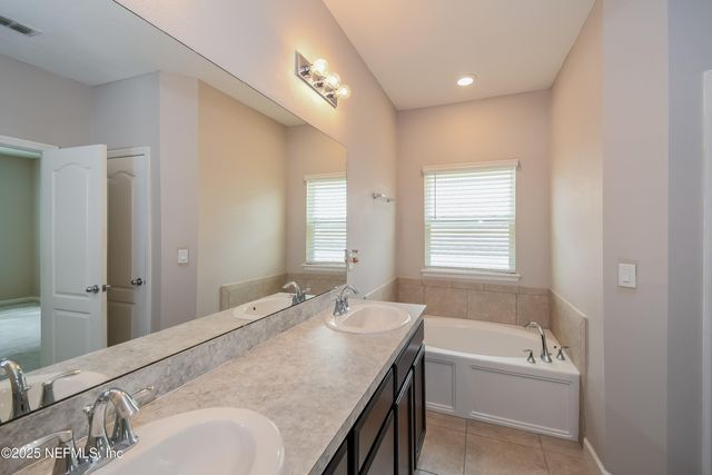 5366 PRESTON BENTLEY Drive, Jacksonville, FL 32218
