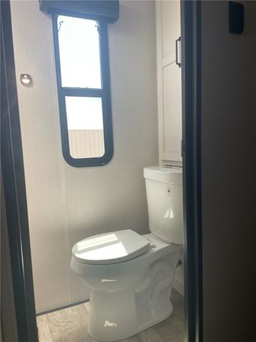 886 S San Pedro Road, Golden Valley, AZ 86413