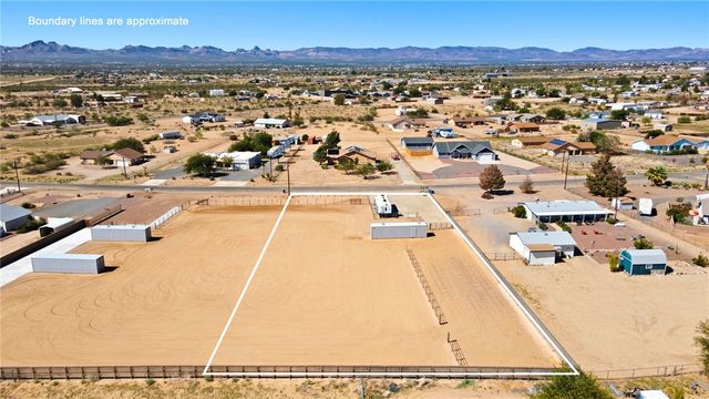 886 S San Pedro Road, Golden Valley, AZ 86413