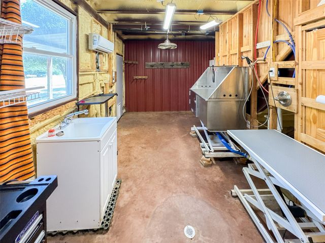 423 HCR 1439, Covington, TX 76636