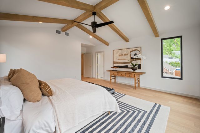 4235 Somerville Avenue, Dallas, TX 75206